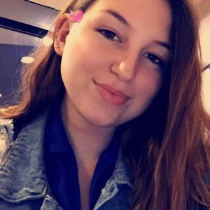 Meet your Posher, Lauren alexandra